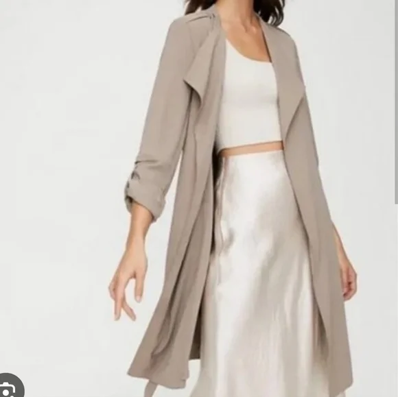 Babaton Quincey Robe - Picture 4 of 4